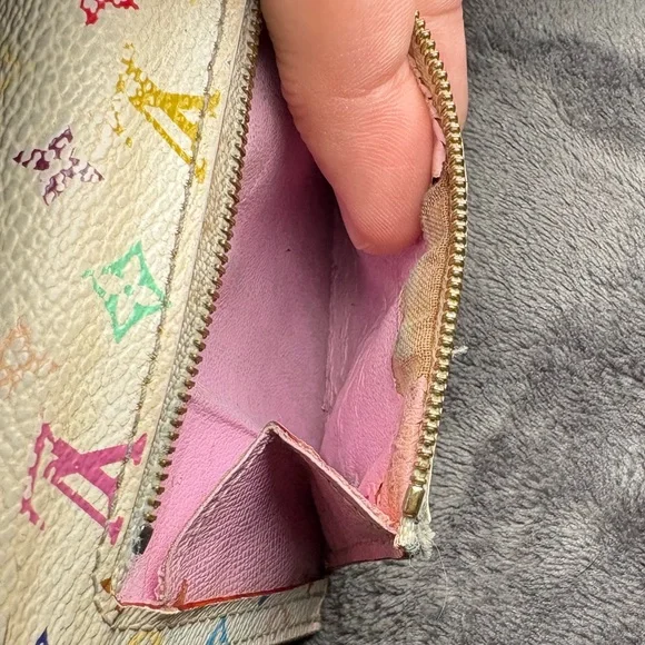 Louis Vuitton x Takashi Murakami Monogram Multicolore Joey Wallet White Litchi - Picture 5 of 11